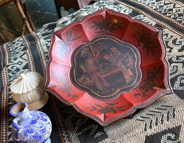 Chinese lacquer tray with figures