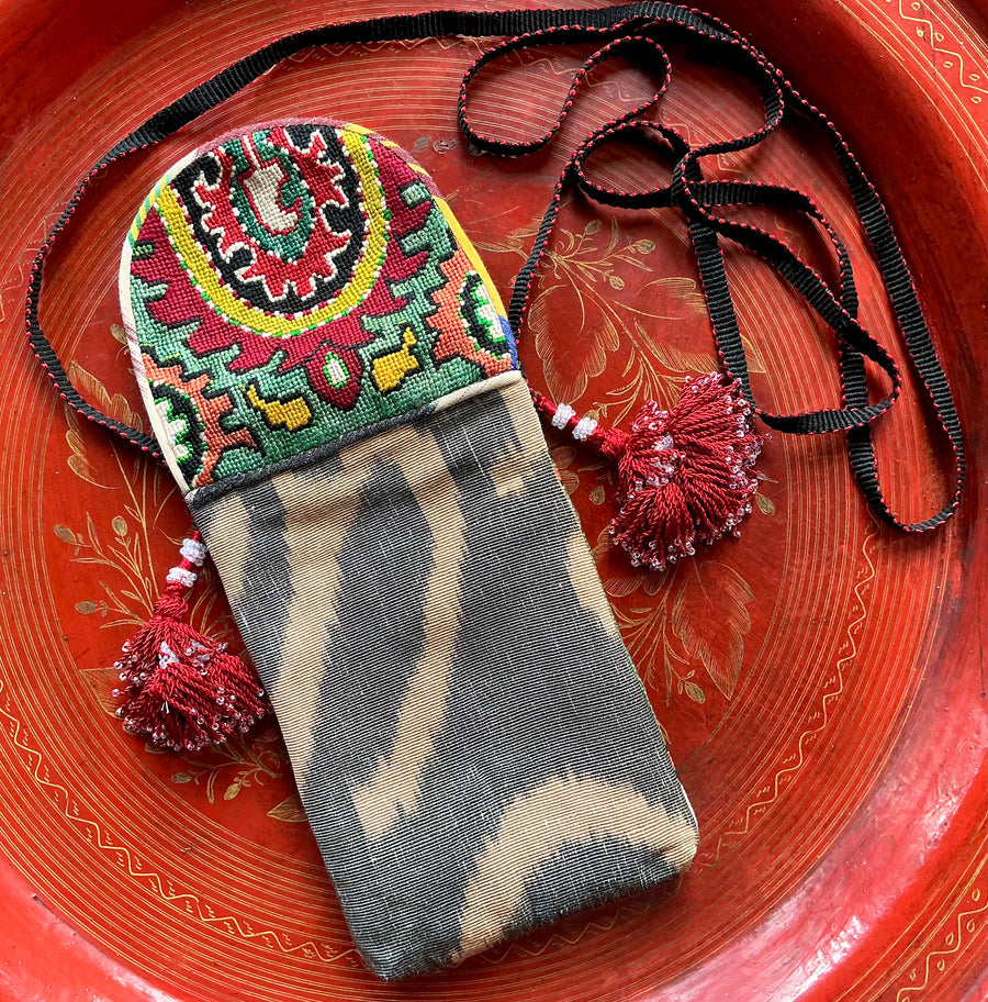 Green and pomegranate day bag
