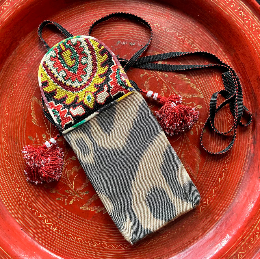 Black and saffron day bag