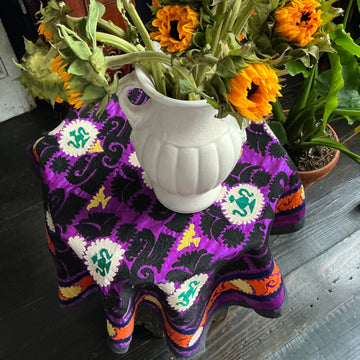 Urgut teapot Suzani