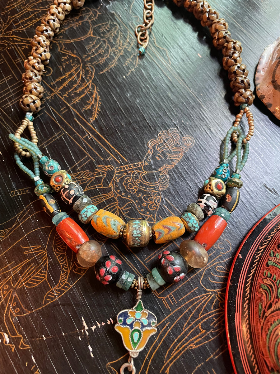 Carnelian enamel drop