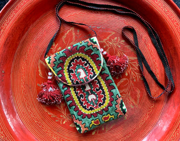 Green and pomegranate day bag